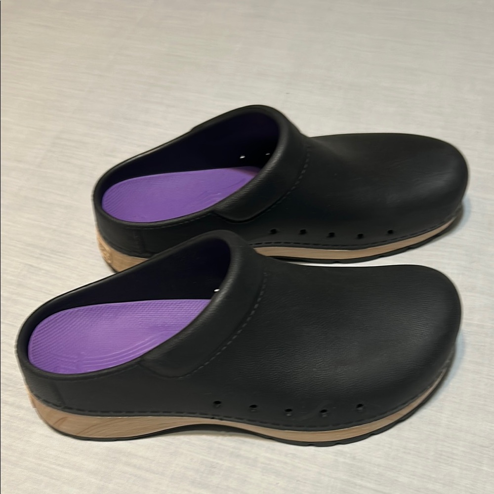Dansko Black Leather Mules Comfortable Durable Design - Picture 4 of 7